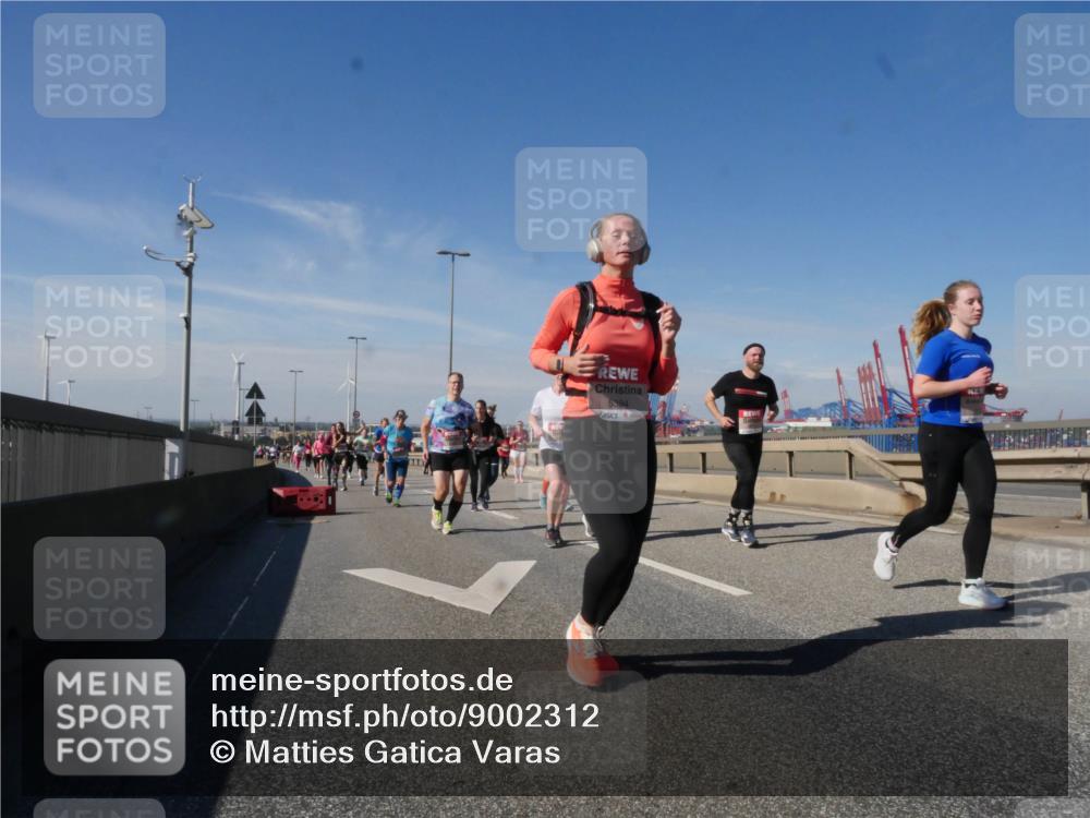 03.10.2025 - Köhlbrandbrückenlauf Matties Gatica Varas http://msf.ph/oto/9002312 03.10.2025 12:55:47 Position 2 5394 meine-sportfotos.de