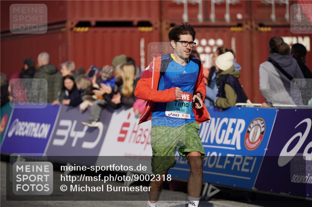 03.10.2025 - Köhlbrandbrückenlauf Michael Burmester http://msf.ph/oto/9002318 03.10.2025 10:05:39 Ziel 1092, 1119, 1340, 1424, 1962, 2698, 2743, 3484, 3579, 3716 meine-sportfotos.de