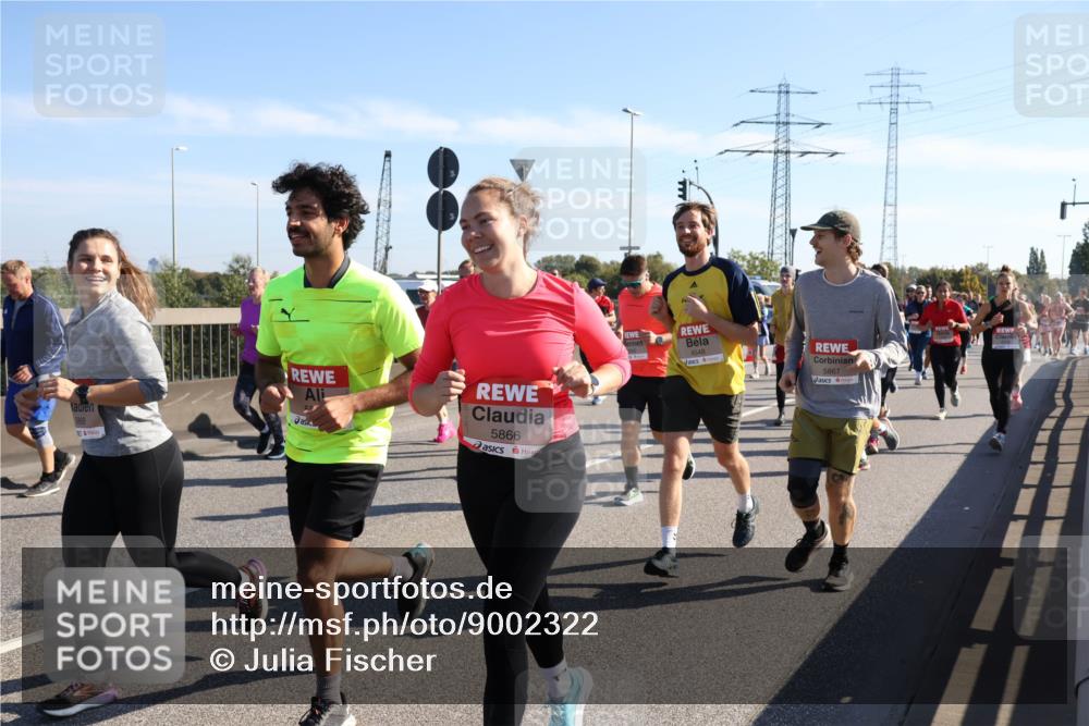 03.10.2025 - Köhlbrandbrückenlauf Julia Fischer http://msf.ph/oto/9002322 03.10.2025 12:19:49 Position 3 5866, 4548, 5867 meine-sportfotos.de