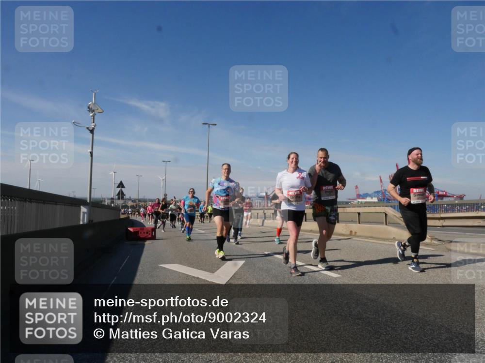 03.10.2025 - Köhlbrandbrückenlauf Matties Gatica Varas http://msf.ph/oto/9002324 03.10.2025 12:55:48 Position 2  meine-sportfotos.de