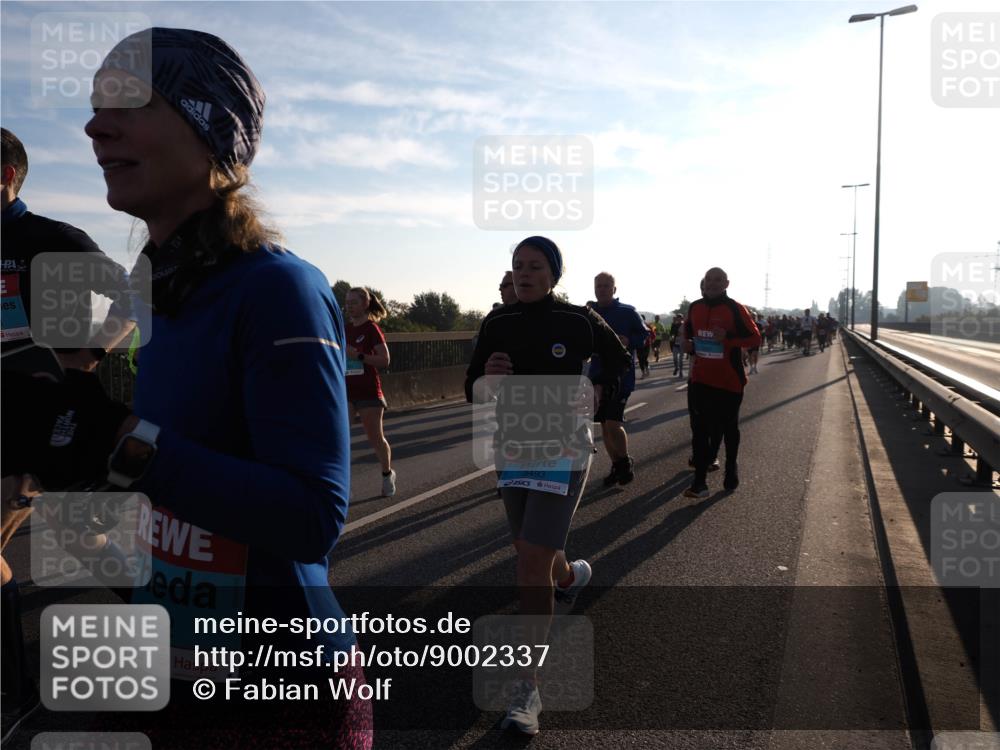03.10.2025 - Köhlbrandbrückenlauf Fabian Wolf http://msf.ph/oto/9002337 03.10.2025 09:17:56 Position 3 3492, 3493 meine-sportfotos.de