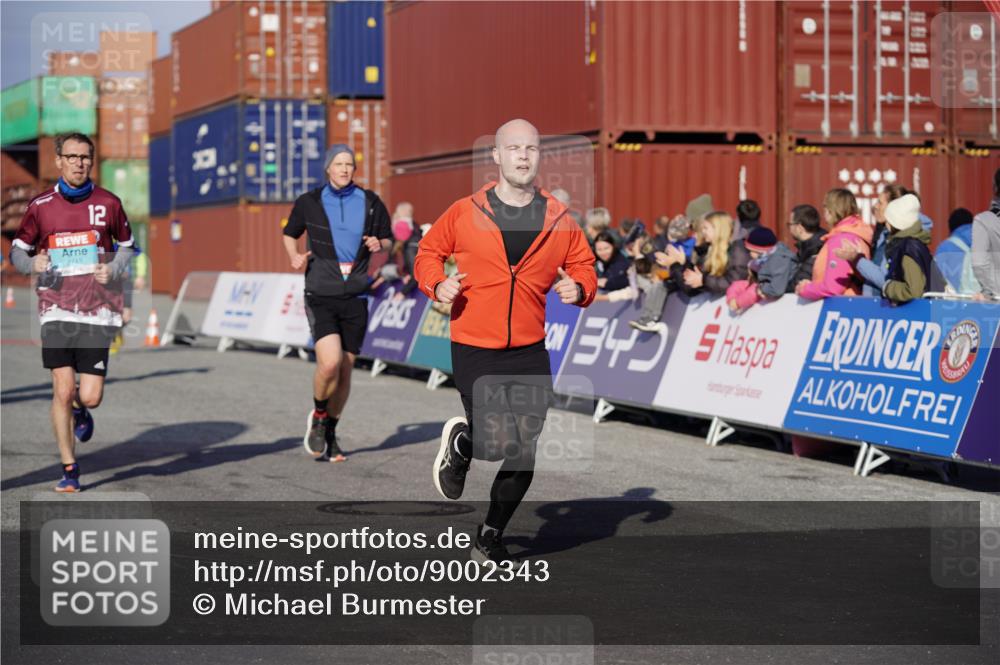 03.10.2025 - Köhlbrandbrückenlauf Michael Burmester http://msf.ph/oto/9002343 03.10.2025 10:05:41 Ziel 1092, 1119, 1132, 1340, 1424, 1428, 1962, 2698, 2743, 3484, 3579, 3716 meine-sportfotos.de
