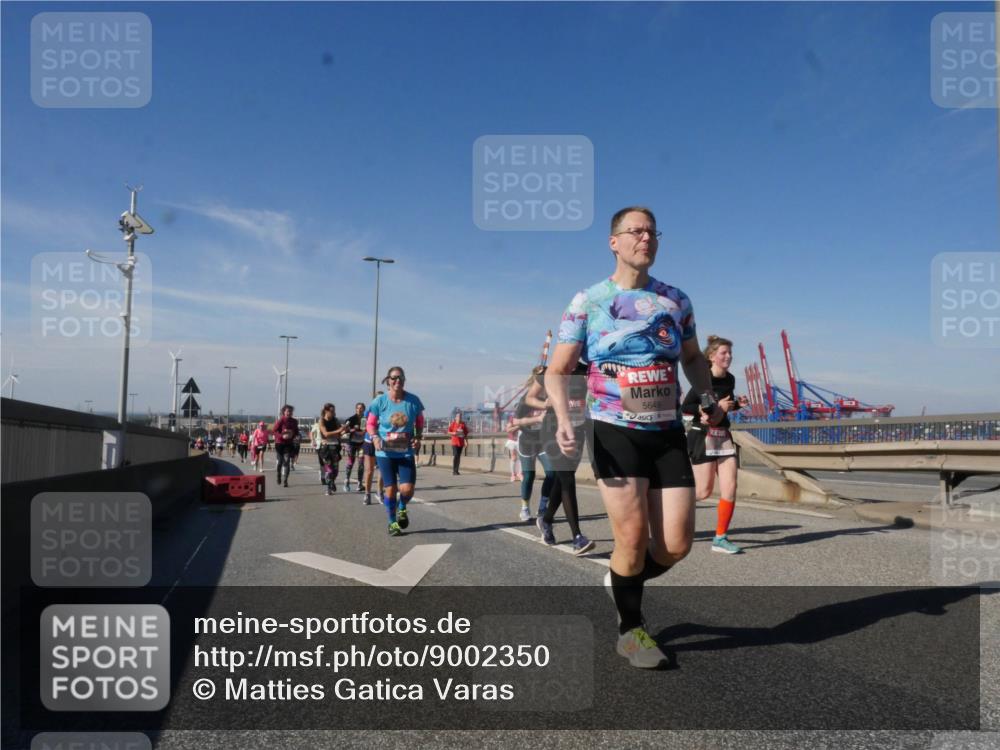 03.10.2025 - Köhlbrandbrückenlauf Matties Gatica Varas http://msf.ph/oto/9002350 03.10.2025 12:55:50 Position 2 5649 meine-sportfotos.de