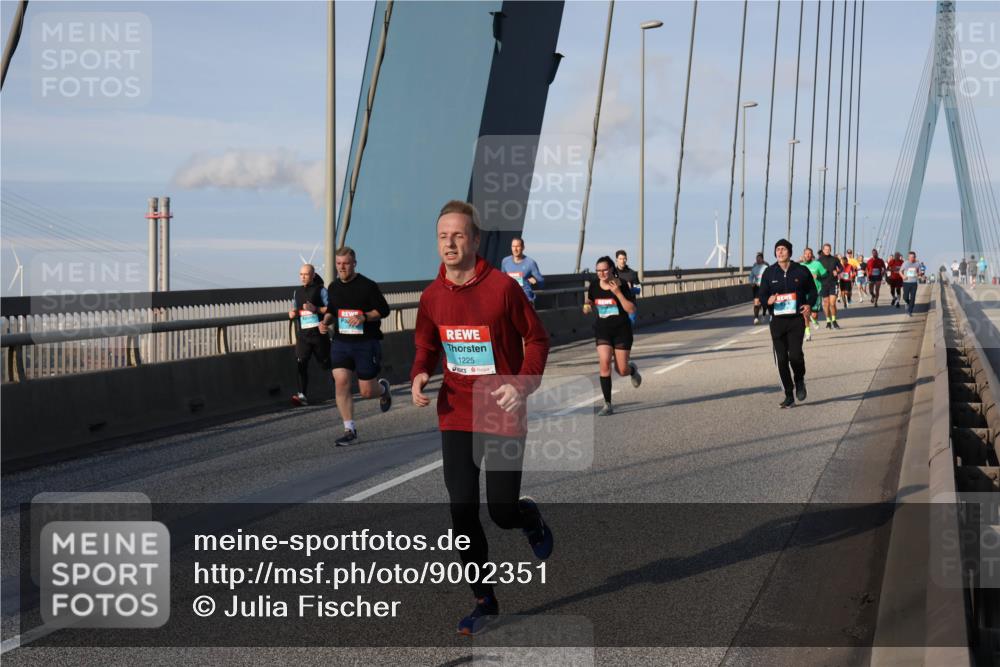 03.10.2025 - Köhlbrandbrückenlauf Julia Fischer http://msf.ph/oto/9002351 03.10.2025 09:41:27 Position 2 1225 meine-sportfotos.de