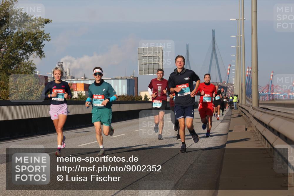 03.10.2025 - Köhlbrandbrückenlauf Luisa Fischer http://msf.ph/oto/9002352 03.10.2025 10:44:15 Position 3 1275, 1000 meine-sportfotos.de