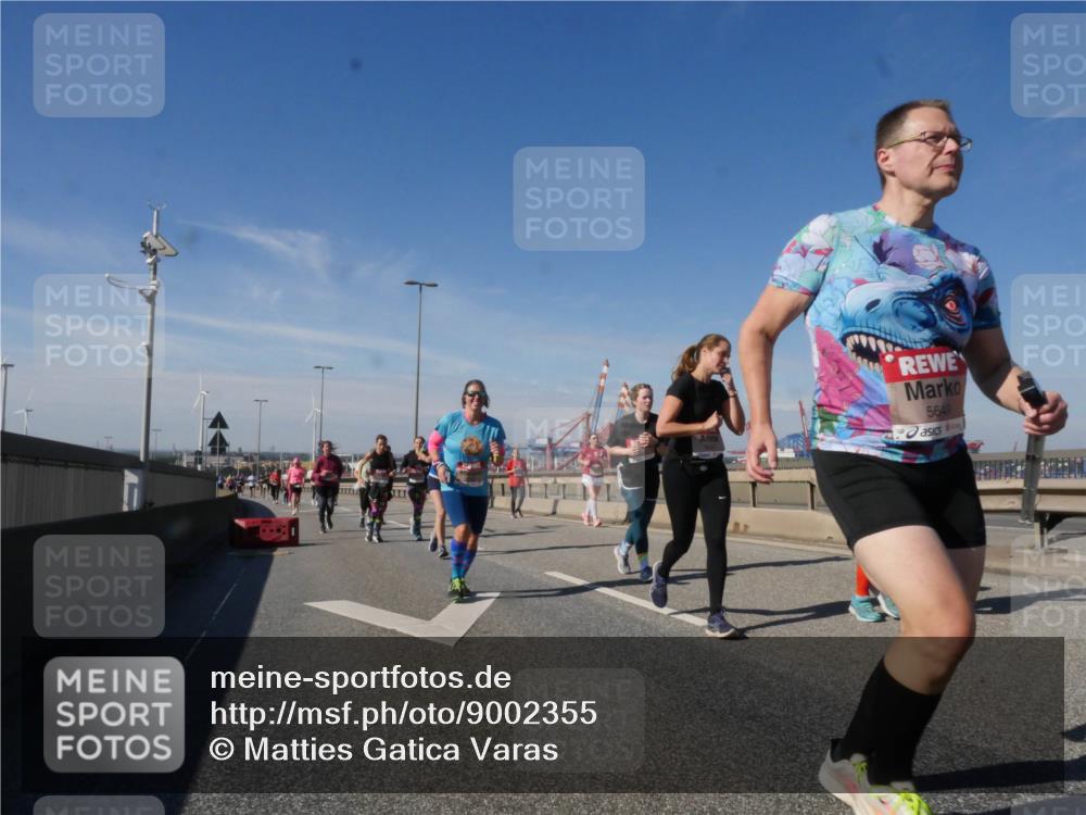 03.10.2025 - Köhlbrandbrückenlauf Matties Gatica Varas http://msf.ph/oto/9002355 03.10.2025 12:55:50 Position 2 111, 5649 meine-sportfotos.de