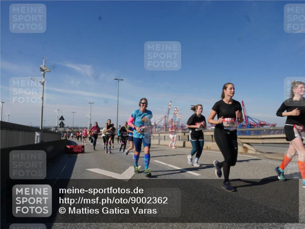 03.10.2025 - Köhlbrandbrückenlauf Matties Gatica Varas http://msf.ph/oto/9002362 03.10.2025 12:55:51 Position 2  meine-sportfotos.de