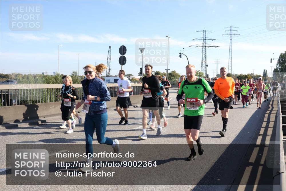 03.10.2025 - Köhlbrandbrückenlauf Julia Fischer http://msf.ph/oto/9002364 03.10.2025 12:19:55 Position 3 5704 meine-sportfotos.de