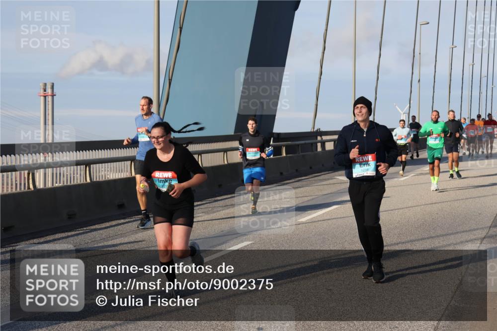 03.10.2025 - Köhlbrandbrückenlauf Julia Fischer http://msf.ph/oto/9002375 03.10.2025 09:41:29 Position 2 331, 1216 meine-sportfotos.de