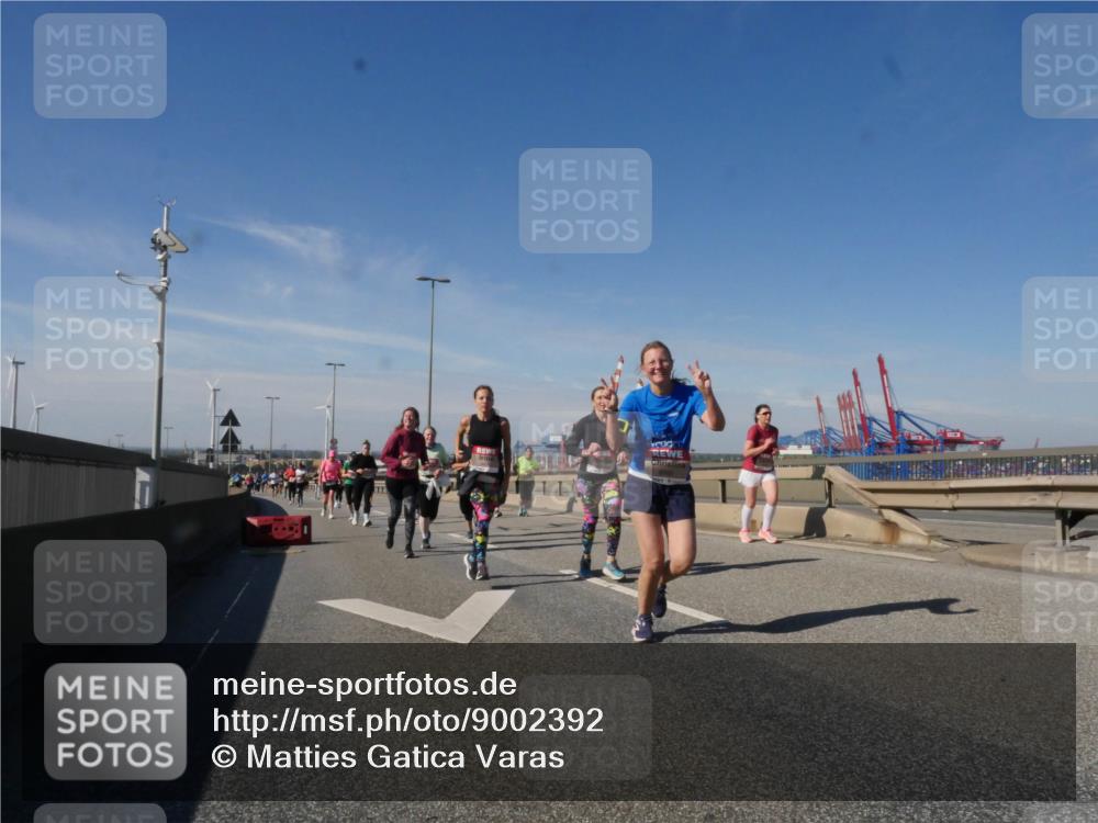 03.10.2025 - Köhlbrandbrückenlauf Matties Gatica Varas http://msf.ph/oto/9002392 03.10.2025 12:55:53 Position 2  meine-sportfotos.de
