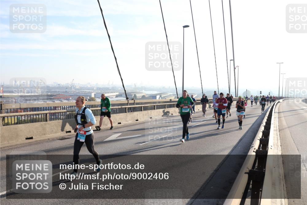 03.10.2025 - Köhlbrandbrückenlauf Julia Fischer http://msf.ph/oto/9002406 03.10.2025 09:27:02 Position 1  meine-sportfotos.de