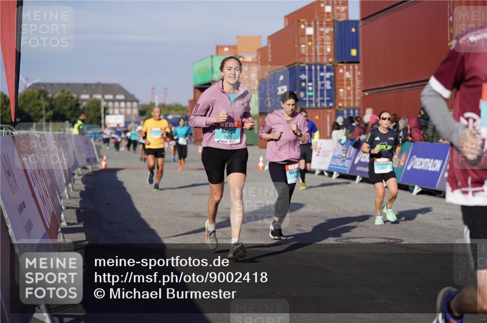 03.10.2025 - Köhlbrandbrückenlauf Michael Burmester http://msf.ph/oto/9002418 03.10.2025 10:05:43 Ziel 1092, 1132, 1424, 1428, 1962, 2698, 2743, 3484, 3579, 3716 meine-sportfotos.de