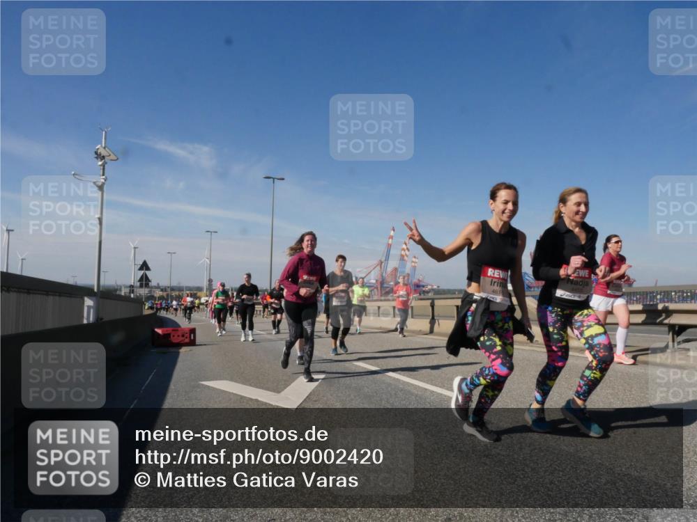 03.10.2025 - Köhlbrandbrückenlauf Matties Gatica Varas http://msf.ph/oto/9002420 03.10.2025 12:55:54 Position 2 4615 meine-sportfotos.de