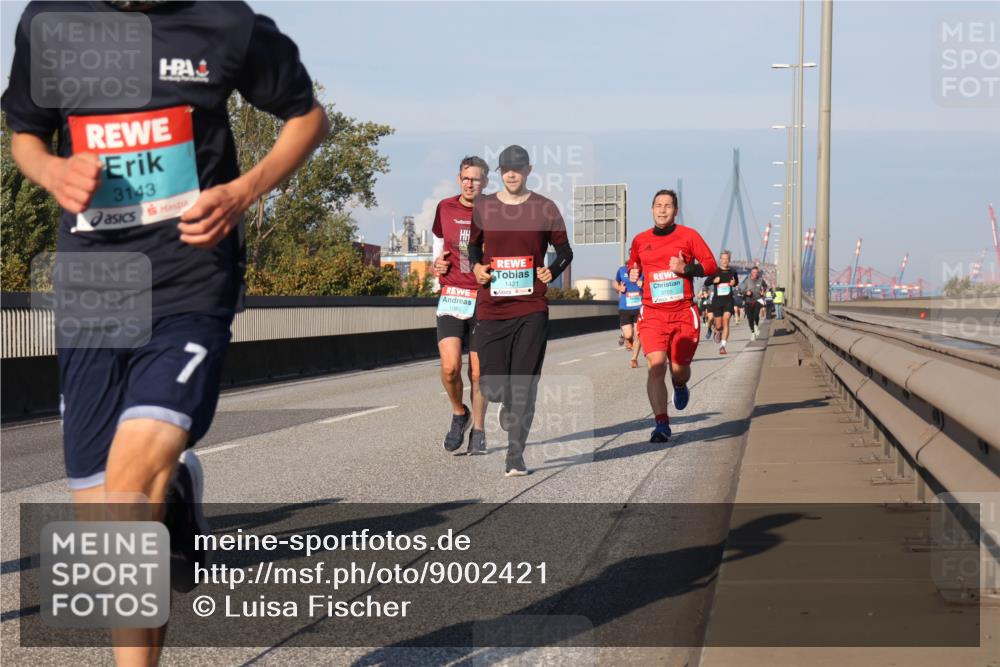 03.10.2025 - Köhlbrandbrückenlauf Luisa Fischer http://msf.ph/oto/9002421 03.10.2025 10:44:19 Position 3 3143, 1421, 1090 meine-sportfotos.de