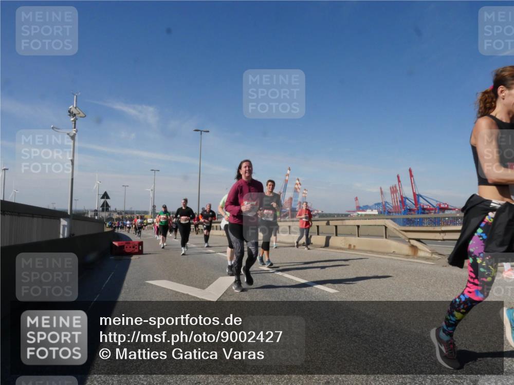 03.10.2025 - Köhlbrandbrückenlauf Matties Gatica Varas http://msf.ph/oto/9002427 03.10.2025 12:55:55 Position 2  meine-sportfotos.de