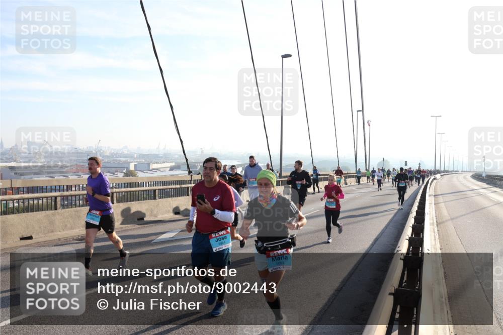 03.10.2025 - Köhlbrandbrückenlauf Julia Fischer http://msf.ph/oto/9002443 03.10.2025 09:27:05 Position 1 2964, 1093 meine-sportfotos.de