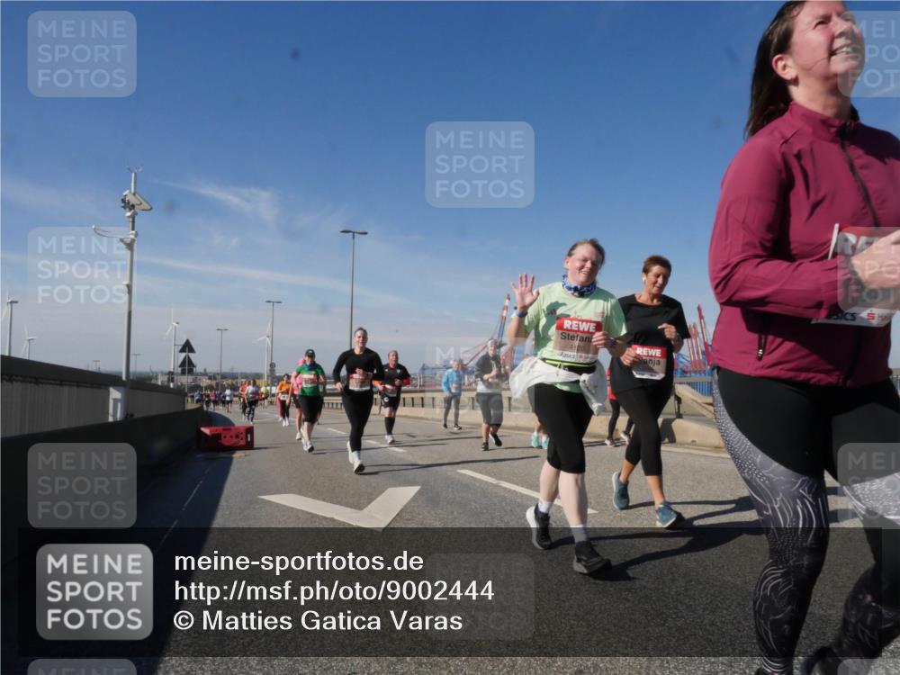 03.10.2025 - Köhlbrandbrückenlauf Matties Gatica Varas http://msf.ph/oto/9002444 03.10.2025 12:55:56 Position 2 09 meine-sportfotos.de