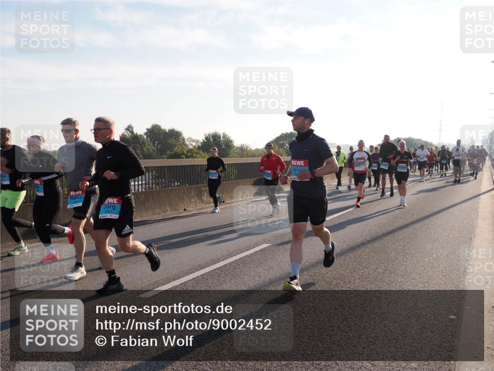 03.10.2025 - Köhlbrandbrückenlauf Fabian Wolf http://msf.ph/oto/9002452 03.10.2025 09:17:59 Position 3 3683 meine-sportfotos.de