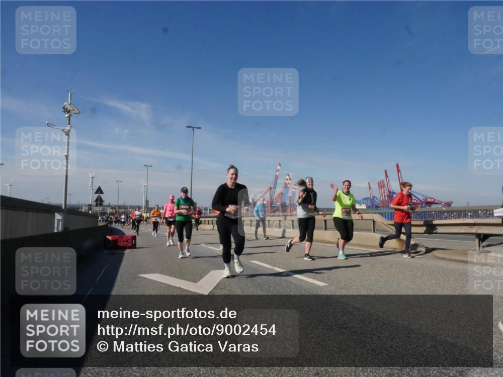 03.10.2025 - Köhlbrandbrückenlauf Matties Gatica Varas http://msf.ph/oto/9002454 03.10.2025 12:55:57 Position 2  meine-sportfotos.de
