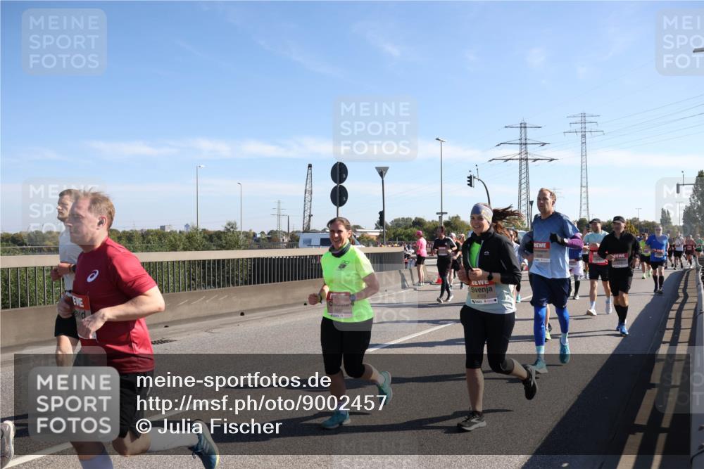 03.10.2025 - Köhlbrandbrückenlauf Julia Fischer http://msf.ph/oto/9002457 03.10.2025 12:20:05 Position 3  meine-sportfotos.de
