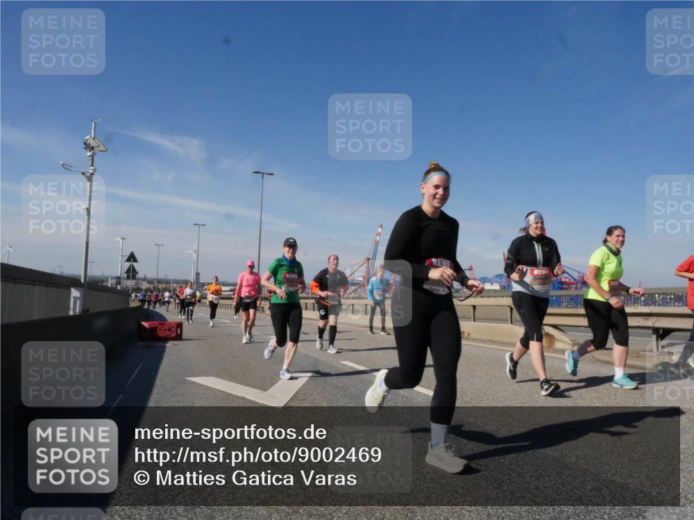 03.10.2025 - Köhlbrandbrückenlauf Matties Gatica Varas http://msf.ph/oto/9002469 03.10.2025 12:55:58 Position 2  meine-sportfotos.de