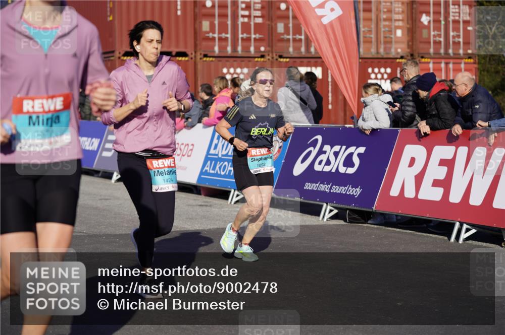 03.10.2025 - Köhlbrandbrückenlauf Michael Burmester http://msf.ph/oto/9002478 03.10.2025 10:05:45 Ziel 1092, 1132, 1424, 1428, 1962, 2743, 2913, 3484, 3579, 3716 meine-sportfotos.de