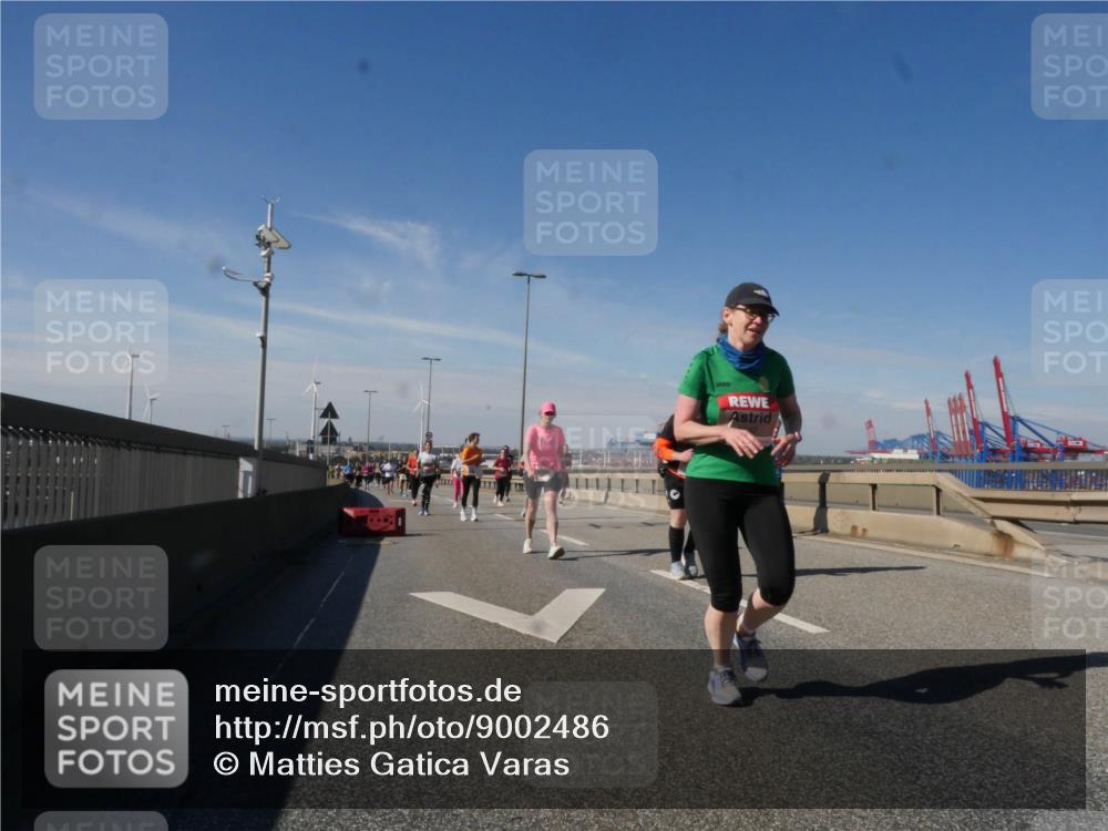 03.10.2025 - Köhlbrandbrückenlauf Matties Gatica Varas http://msf.ph/oto/9002486 03.10.2025 12:55:59 Position 2  meine-sportfotos.de