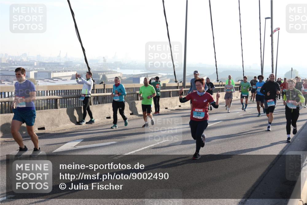 03.10.2025 - Köhlbrandbrückenlauf Julia Fischer http://msf.ph/oto/9002490 03.10.2025 09:27:19 Position 1 0 meine-sportfotos.de
