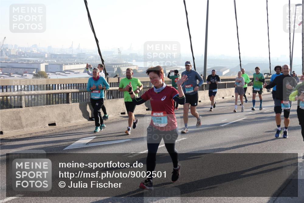 03.10.2025 - Köhlbrandbrückenlauf Julia Fischer http://msf.ph/oto/9002501 03.10.2025 09:27:20 Position 1 3596 meine-sportfotos.de