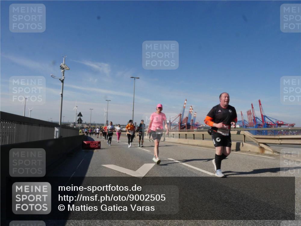 03.10.2025 - Köhlbrandbrückenlauf Matties Gatica Varas http://msf.ph/oto/9002505 03.10.2025 12:56:00 Position 2  meine-sportfotos.de