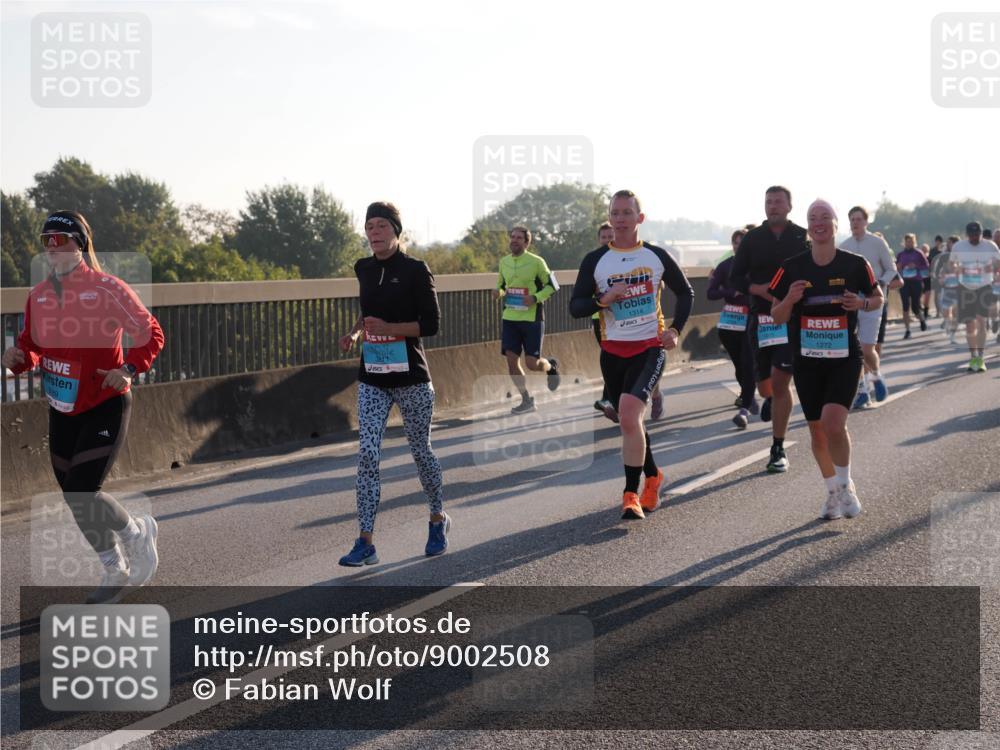 03.10.2025 - Köhlbrandbrückenlauf Fabian Wolf http://msf.ph/oto/9002508 03.10.2025 09:18:00 Position 3 3811, 1314, 1015, 1272 meine-sportfotos.de