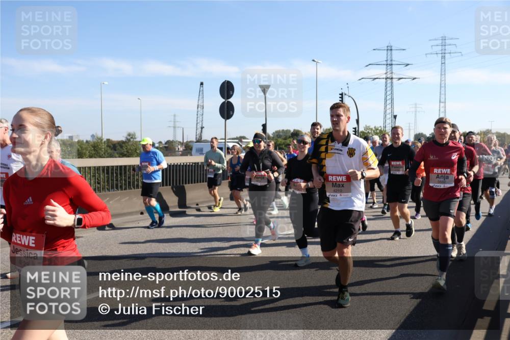 03.10.2025 - Köhlbrandbrückenlauf Julia Fischer http://msf.ph/oto/9002515 03.10.2025 12:20:15 Position 3 4829, 4210, 5682 meine-sportfotos.de