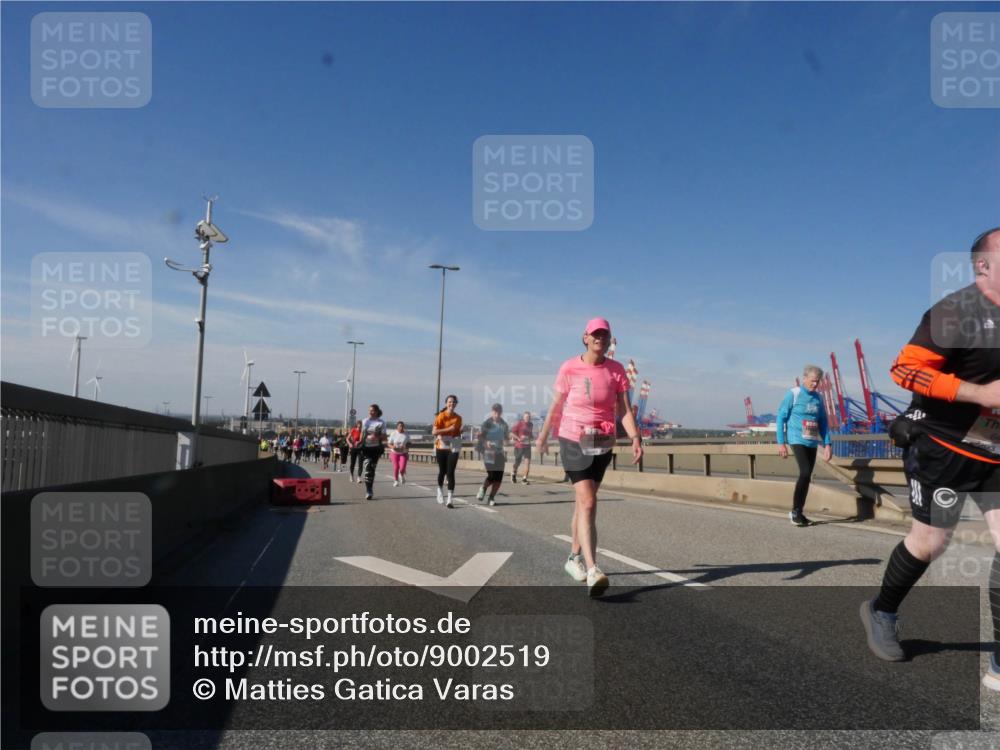 03.10.2025 - Köhlbrandbrückenlauf Matties Gatica Varas http://msf.ph/oto/9002519 03.10.2025 12:56:01 Position 2  meine-sportfotos.de