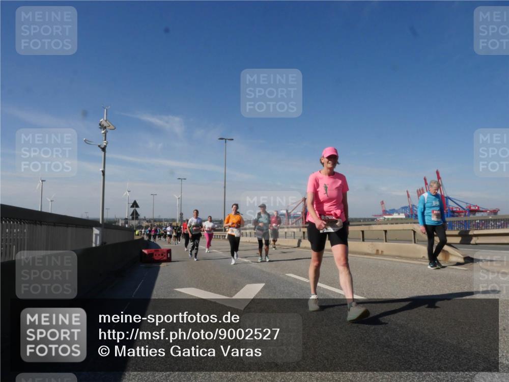 03.10.2025 - Köhlbrandbrückenlauf Matties Gatica Varas http://msf.ph/oto/9002527 03.10.2025 12:56:02 Position 2  meine-sportfotos.de