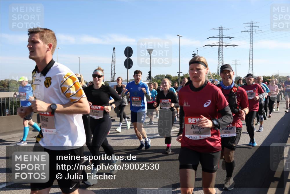 03.10.2025 - Köhlbrandbrückenlauf Julia Fischer http://msf.ph/oto/9002530 03.10.2025 12:20:16 Position 3 4210, 5730, 5682, 5686 meine-sportfotos.de