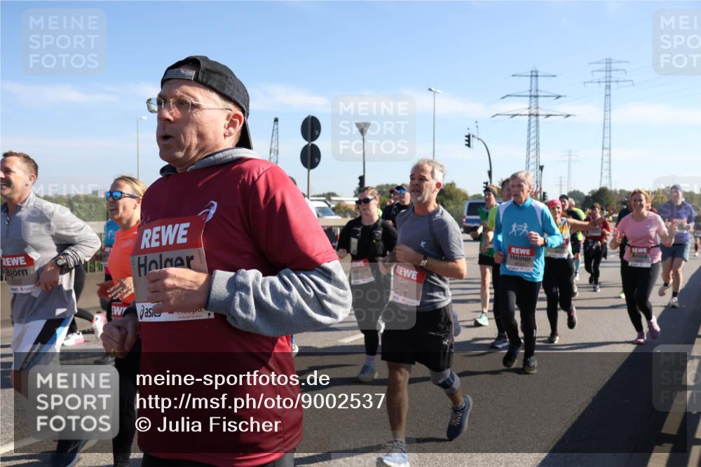 03.10.2025 - Köhlbrandbrückenlauf Julia Fischer http://msf.ph/oto/9002537 03.10.2025 12:20:18 Position 3 5032, 6758 meine-sportfotos.de