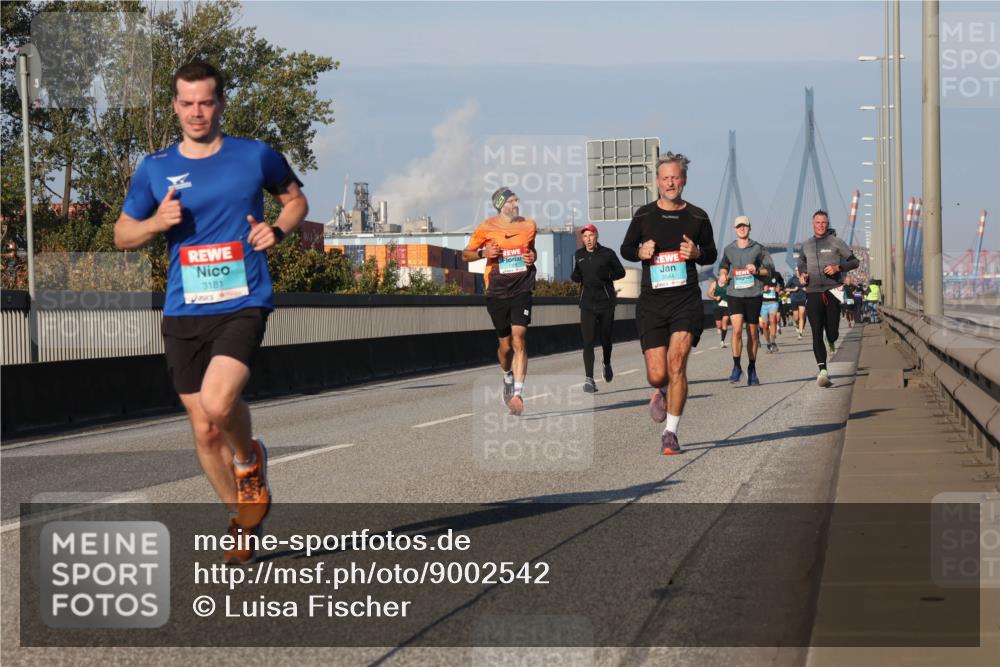 03.10.2025 - Köhlbrandbrückenlauf Luisa Fischer http://msf.ph/oto/9002542 03.10.2025 10:44:24 Position 3 3181 meine-sportfotos.de