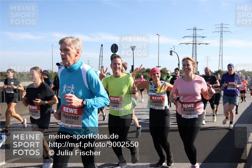 03.10.2025 - Köhlbrandbrückenlauf Julia Fischer http://msf.ph/oto/9002550 03.10.2025 12:20:19 Position 3 3652, 6537, 5658, 5657, 5656 meine-sportfotos.de