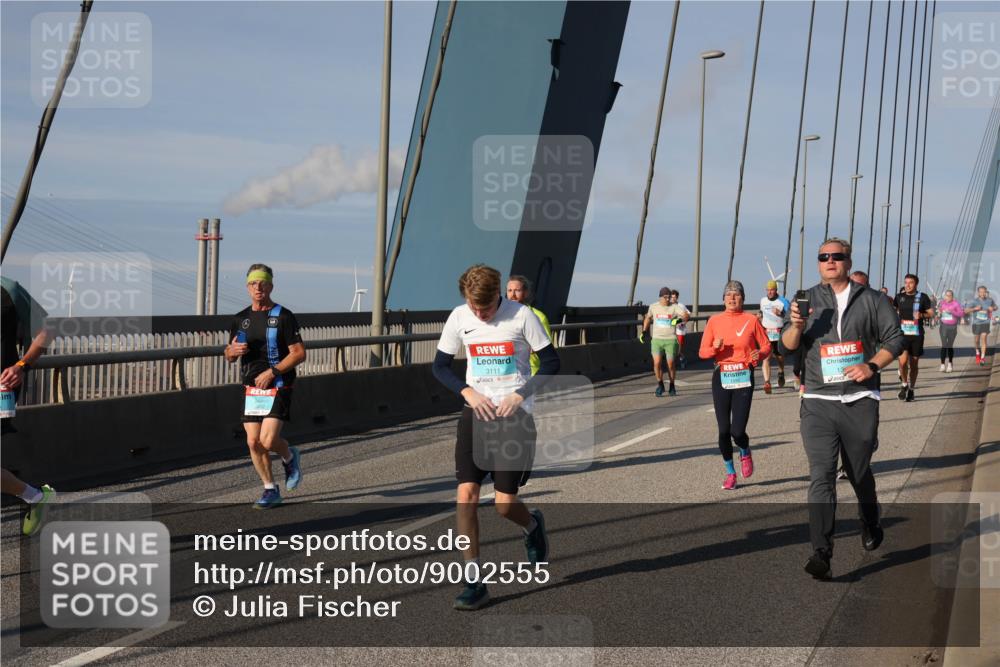 03.10.2025 - Köhlbrandbrückenlauf Julia Fischer http://msf.ph/oto/9002555 03.10.2025 09:42:16 Position 2 3111 meine-sportfotos.de