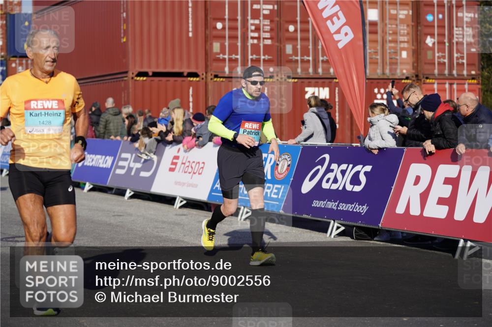 03.10.2025 - Köhlbrandbrückenlauf Michael Burmester http://msf.ph/oto/9002556 03.10.2025 10:05:48 Ziel 1092, 1132, 1242, 1424, 1428, 1962, 2913, 3053, 3333, 3579 meine-sportfotos.de
