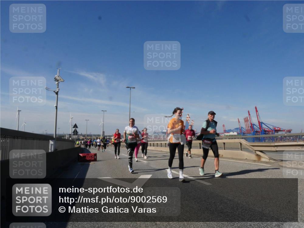 03.10.2025 - Köhlbrandbrückenlauf Matties Gatica Varas http://msf.ph/oto/9002569 03.10.2025 12:56:04 Position 2  meine-sportfotos.de