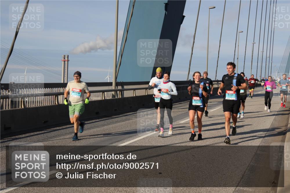 03.10.2025 - Köhlbrandbrückenlauf Julia Fischer http://msf.ph/oto/9002571 03.10.2025 09:42:20 Position 2 1776 meine-sportfotos.de