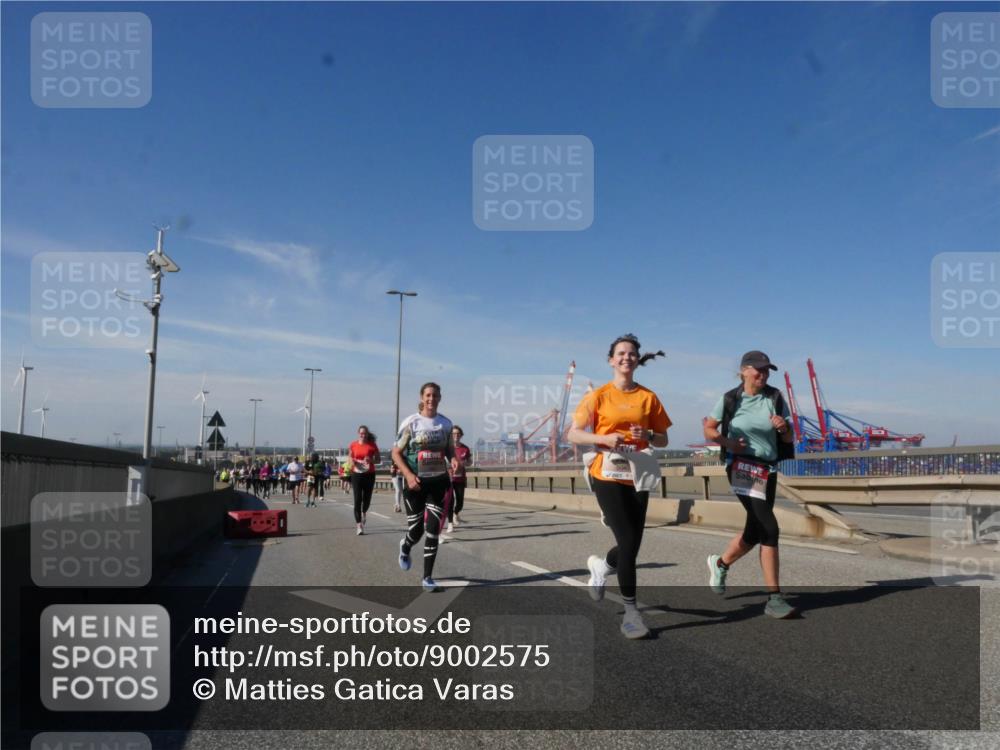 03.10.2025 - Köhlbrandbrückenlauf Matties Gatica Varas http://msf.ph/oto/9002575 03.10.2025 12:56:05 Position 2  meine-sportfotos.de