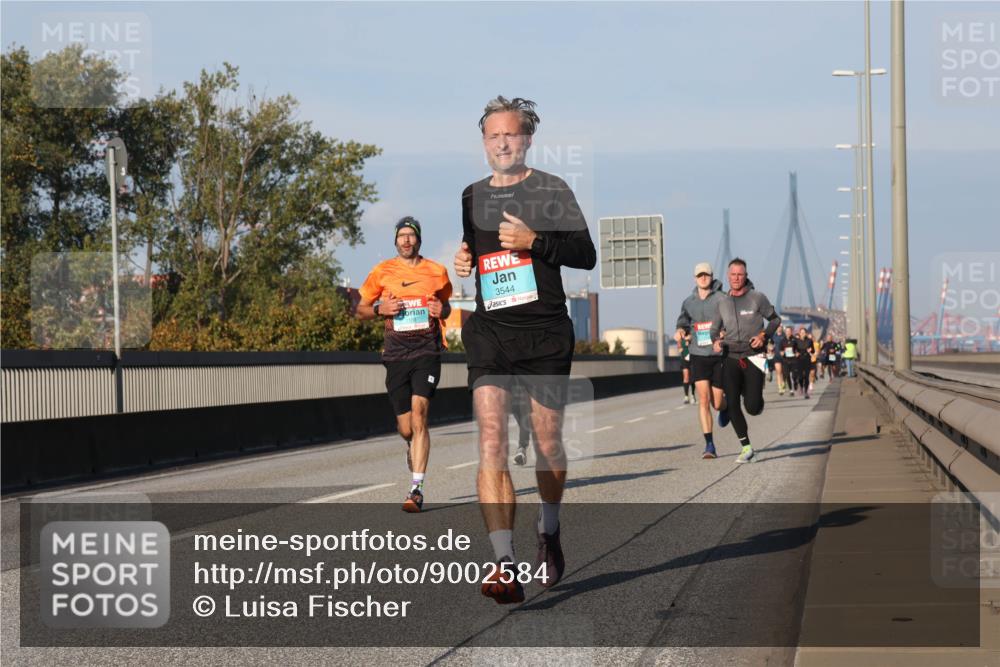 03.10.2025 - Köhlbrandbrückenlauf Luisa Fischer http://msf.ph/oto/9002584 03.10.2025 10:44:27 Position 3 3544 meine-sportfotos.de