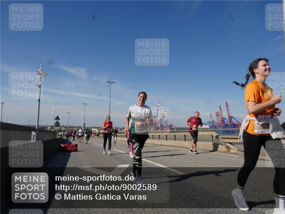 03.10.2025 - Köhlbrandbrückenlauf Matties Gatica Varas http://msf.ph/oto/9002589 03.10.2025 12:56:06 Position 2 5040 meine-sportfotos.de