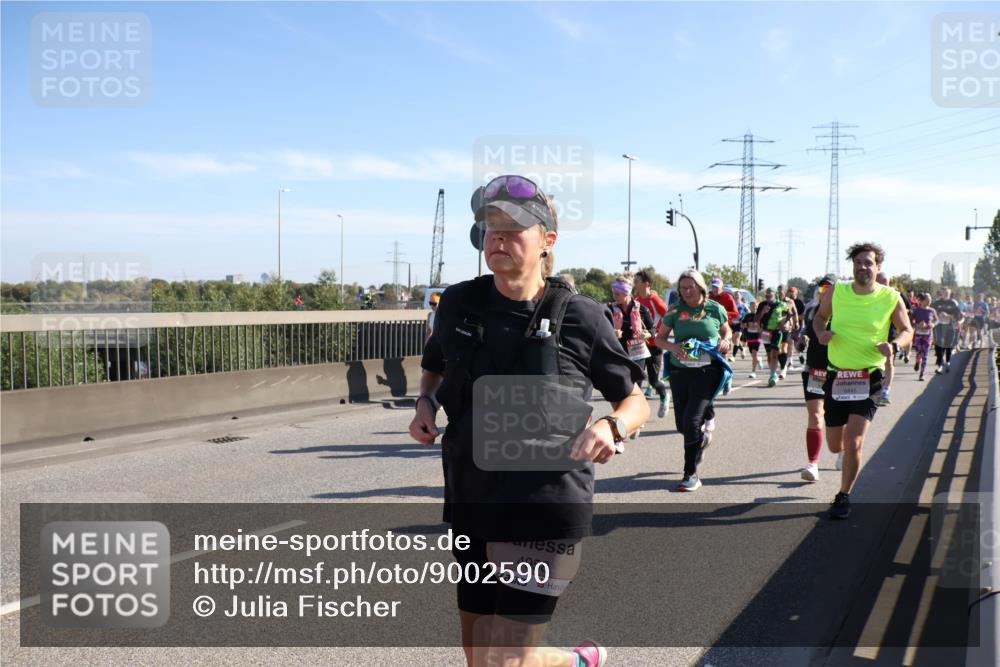 03.10.2025 - Köhlbrandbrückenlauf Julia Fischer http://msf.ph/oto/9002590 03.10.2025 12:20:26 Position 3 4958, 6445 meine-sportfotos.de