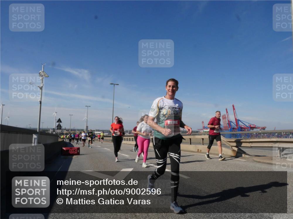 03.10.2025 - Köhlbrandbrückenlauf Matties Gatica Varas http://msf.ph/oto/9002596 03.10.2025 12:56:06 Position 2  meine-sportfotos.de