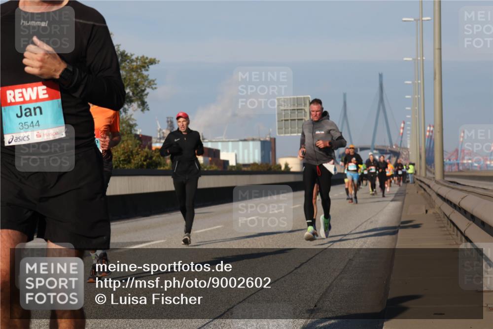 03.10.2025 - Köhlbrandbrückenlauf Luisa Fischer http://msf.ph/oto/9002602 03.10.2025 10:44:28 Position 3 3544 meine-sportfotos.de