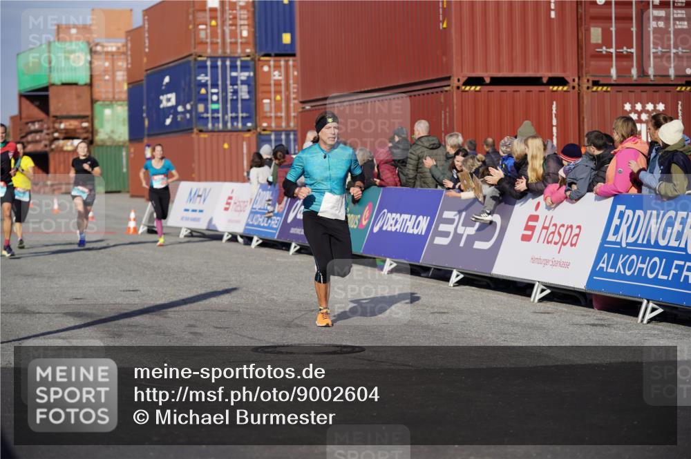 03.10.2025 - Köhlbrandbrückenlauf Michael Burmester http://msf.ph/oto/9002604 03.10.2025 10:05:49 Ziel 1092, 1132, 1242, 1424, 1428, 1626, 2913, 3053, 3333, 3579 meine-sportfotos.de