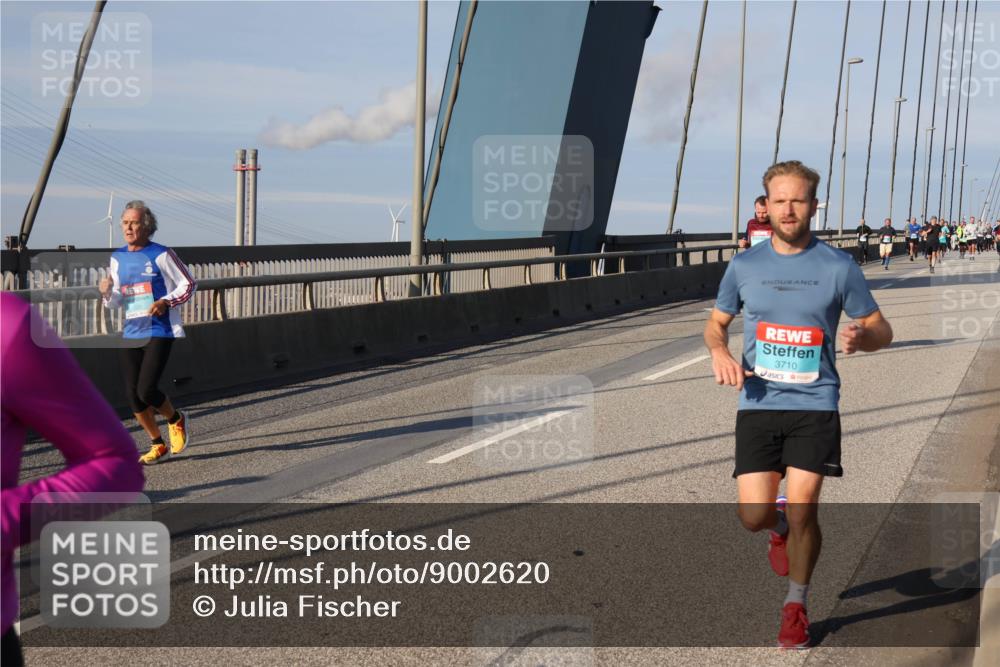 03.10.2025 - Köhlbrandbrückenlauf Julia Fischer http://msf.ph/oto/9002620 03.10.2025 09:42:26 Position 2 3710 meine-sportfotos.de